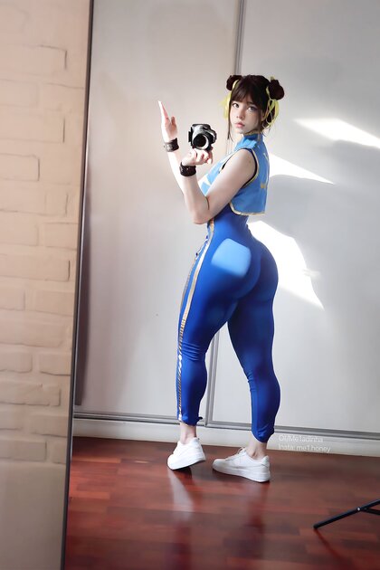 Me1adinha Nua Cosplay