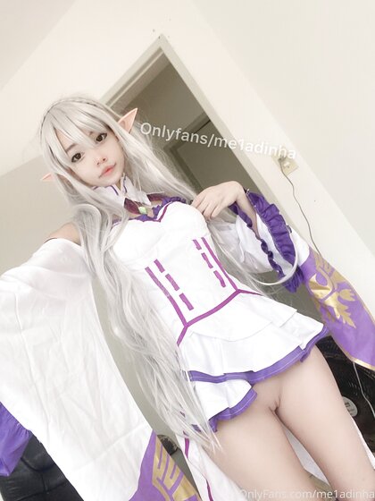 Me1adinha Nua Cosplay