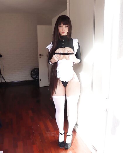 Me1adinha Nua Cosplay