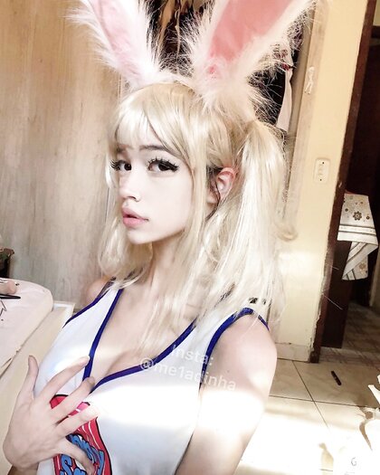 Me1adinha Nua Cosplay